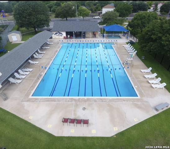 Listing photo id 27 for 9806 Kelton  