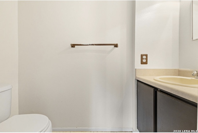 Listing photo id 7 for 9806 Kelton  