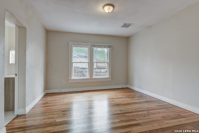 Image 23 of 36 For 1932 Huisache W