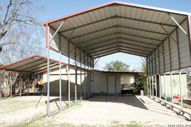 Image 8 of 14 For 705 Altgelt  