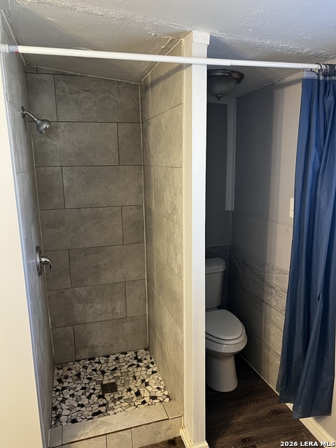 Image 6 of 17 For 351 Overhill  Unit B