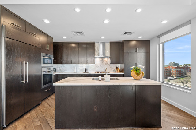 Image 10 of 32 For 4242 Broadway  606