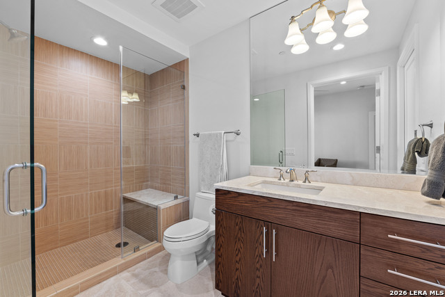 Image 19 of 32 For 4242 Broadway  606