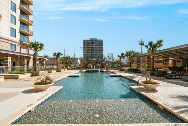 Image 24 of 32 For 4242 Broadway  606