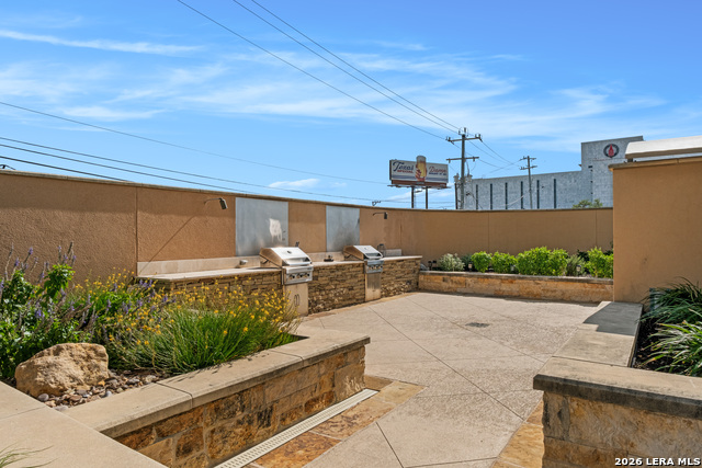 Image 28 of 32 For 4242 Broadway  606