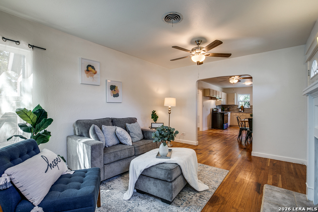 Image 2 of 14 For 838 Hammond  