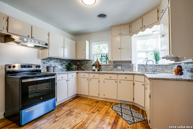 Image 5 of 14 For 838 Hammond  