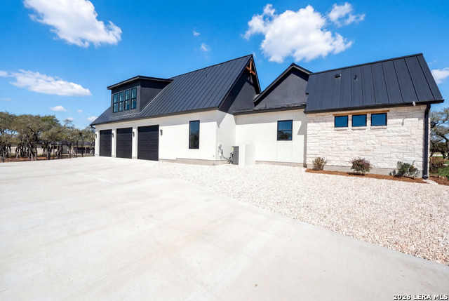 Listing photo id 48 for 34793 High Gate Rd