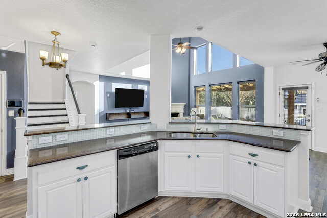 Image 12 of 45 For 125 Brook Shire