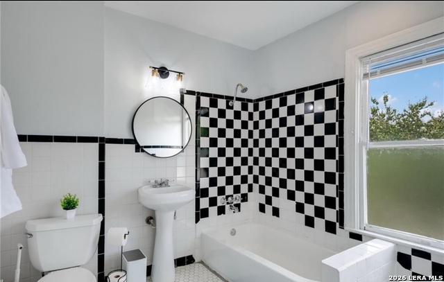 Image 10 of 13 For 422 Pershing  B