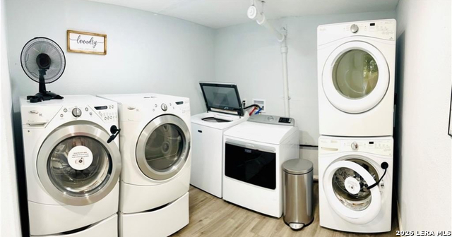 Image 13 of 13 For 422 Pershing  B