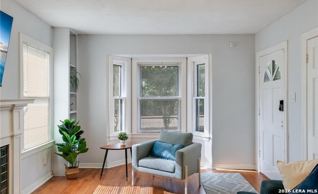 Image 5 of 13 For 422 Pershing  B