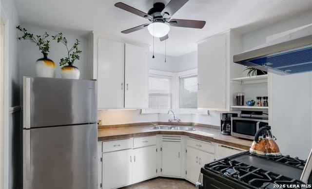 Image 7 of 13 For 422 Pershing  B