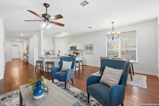 Image 11 of 32 For 530 Zapata  