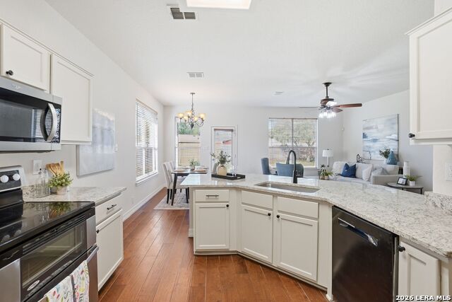 Image 7 of 32 For 530 Zapata  