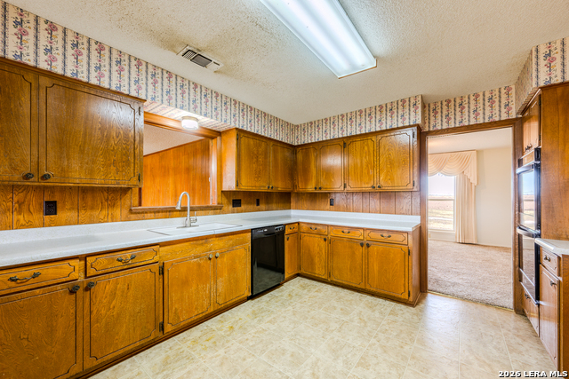 Listing photo id 7 for 3830 County Road 541