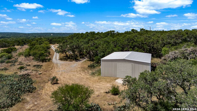 Listing photo id 8 for 916 Private Road 2532