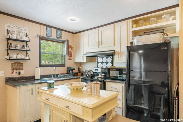 Listing photo id 14 for 916 Private Road 2532