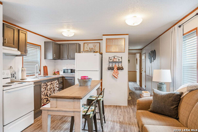 Listing photo id 24 for 916 Private Road 2532