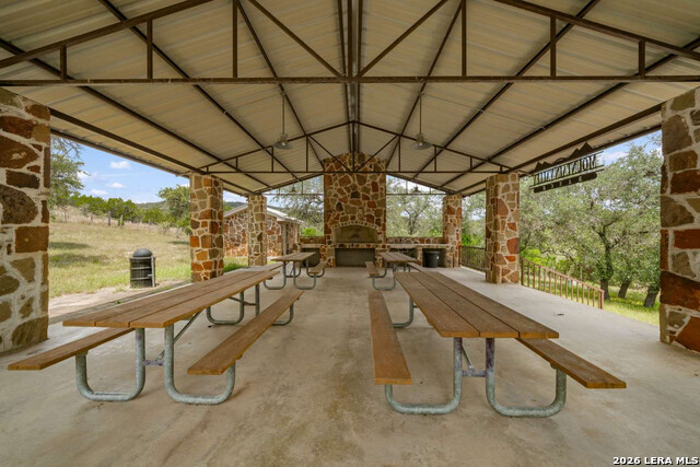 Listing photo id 31 for 916 Private Road 2532