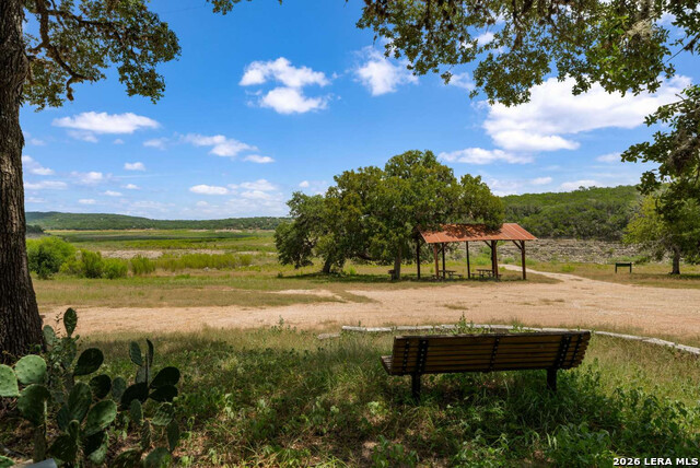 Listing photo id 33 for 916 Private Road 2532