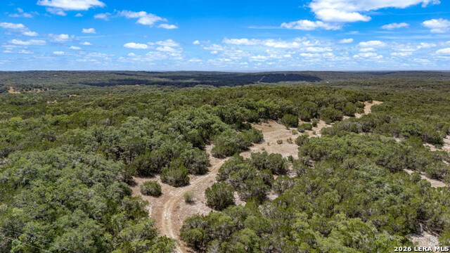 Listing photo id 4 for 916 Private Road 2532