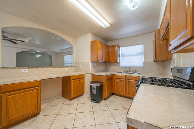 Listing photo id 9 for 5630 Seacomber