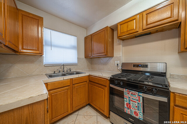 Listing photo id 10 for 5630 Seacomber