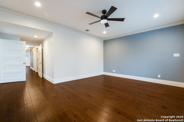 Image 14 of 37 For 402 Elmhurst