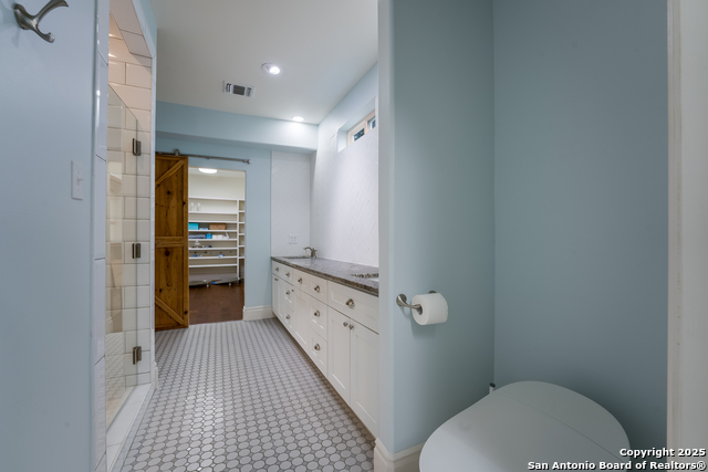 Image 18 of 37 For 402 Elmhurst