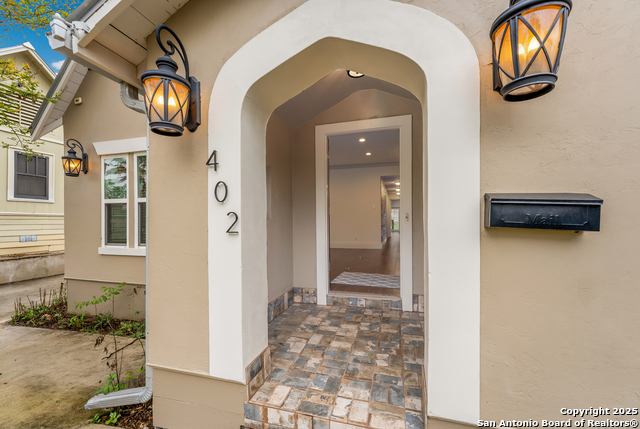 Image 3 of 37 For 402 Elmhurst