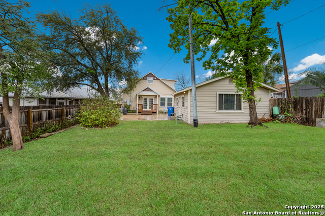 Image 32 of 37 For 402 Elmhurst