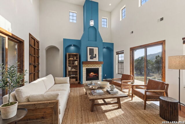 Image 6 of 31 For 217 Saddle Wood