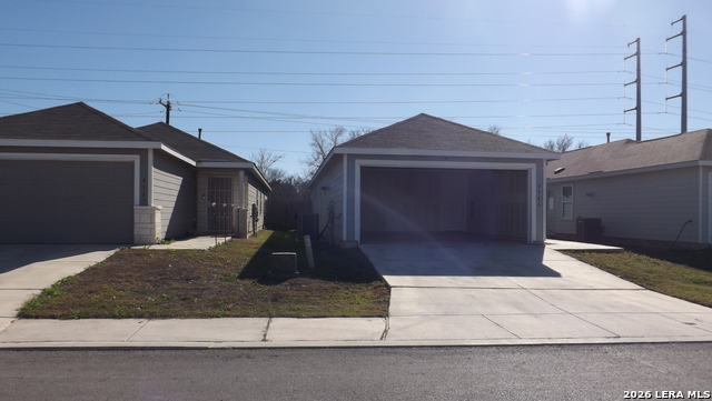 Listing photo id 19 for 4543 Zoe Pass