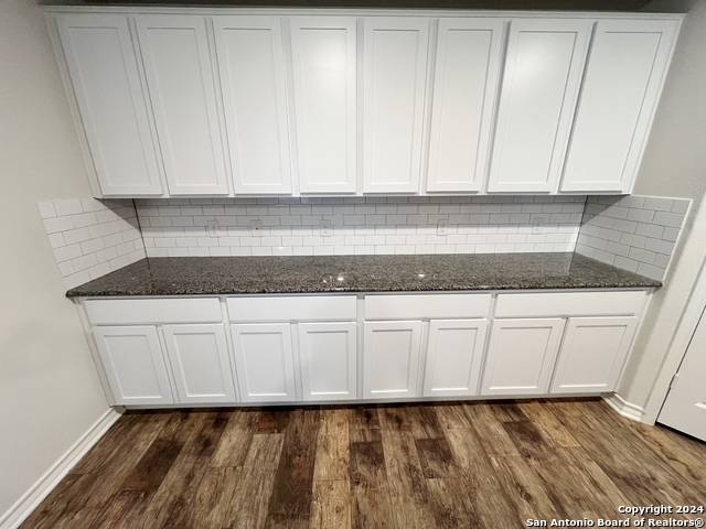 Image 14 of 34 For 6518 Hoffman Plain