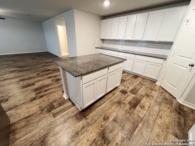 Image 17 of 34 For 6518 Hoffman Plain