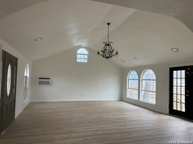 Image 3 of 12 For 709 Chupaderas S