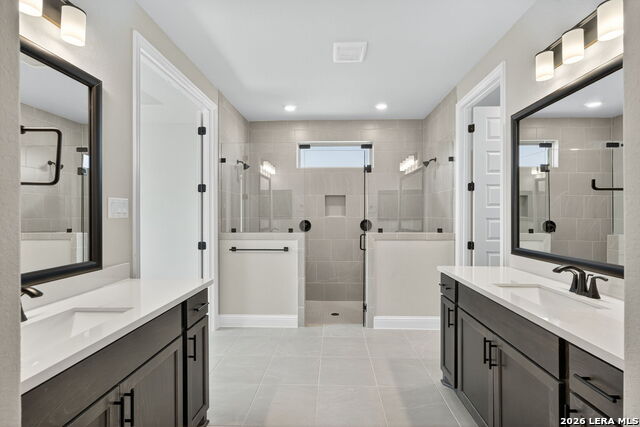 Image 19 of 25 For 221 Janice  