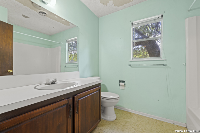 Image 68 of 77 For 000 Rm 336  