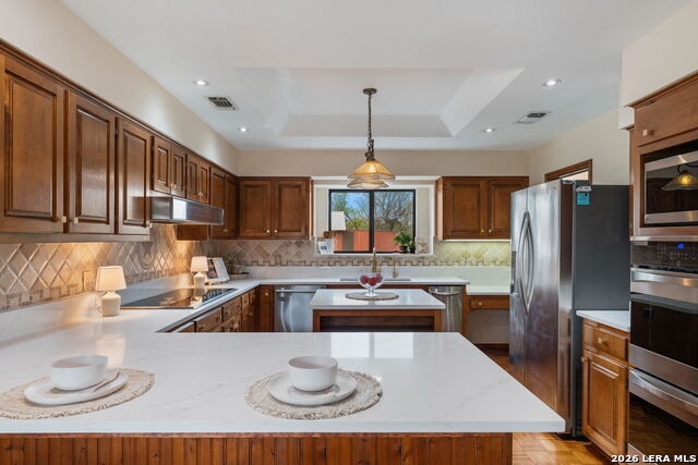 Image 26 of 103 For 8463 Barron  