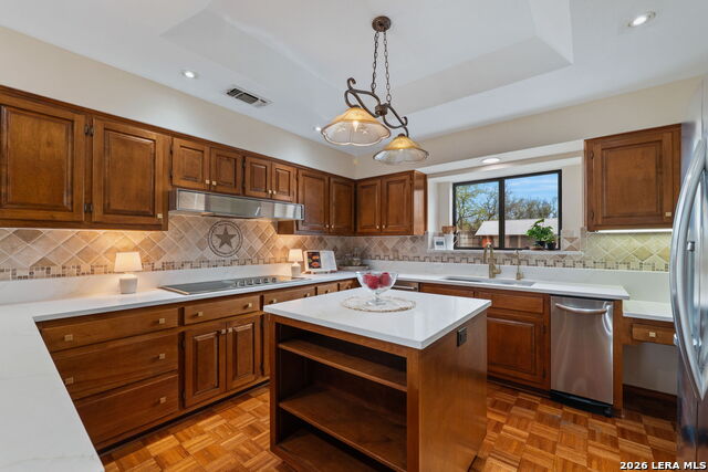 Image 27 of 103 For 8463 Barron  