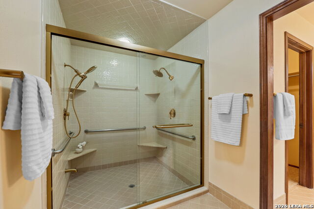 Image 44 of 103 For 8463 Barron  