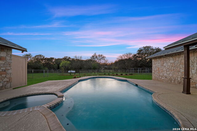 Image 62 of 103 For 8463 Barron  