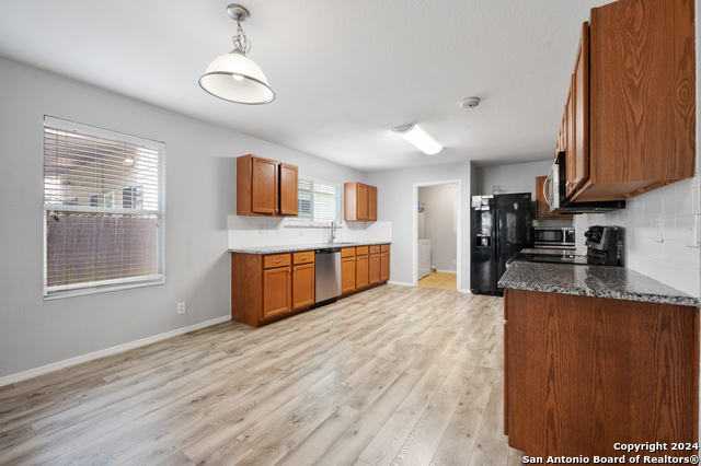 Image 10 of 35 For 11927 Ranchwell Cove