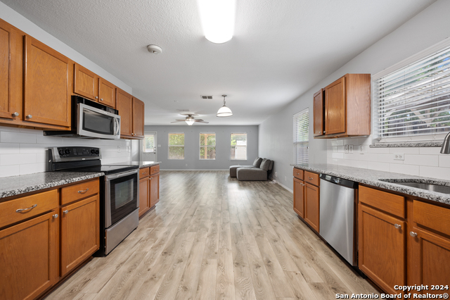 Image 12 of 35 For 11927 Ranchwell Cove