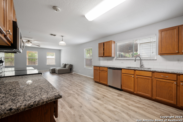 Image 13 of 35 For 11927 Ranchwell Cove