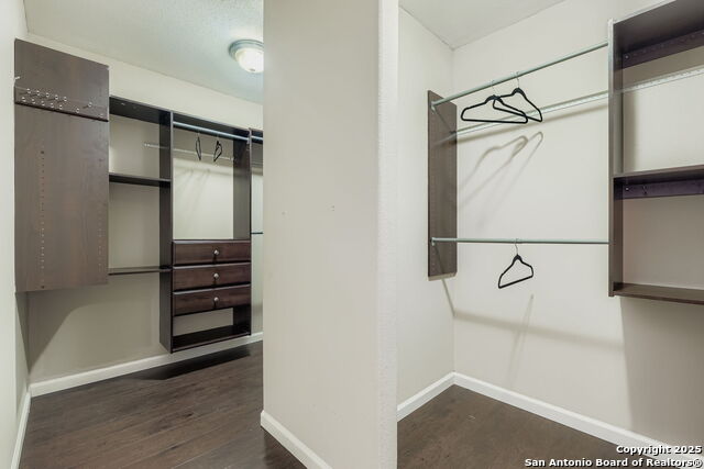 Image 19 of 29 For 9322 Valley Ridge