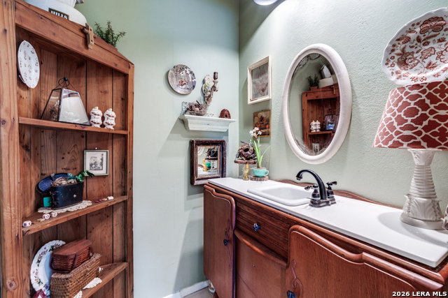 Image 17 of 31 For 827 Schumanns Beach