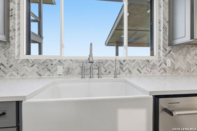 Image 17 of 60 For 28 Byron  