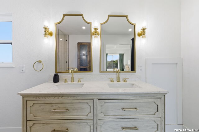 Image 28 of 60 For 28 Byron  